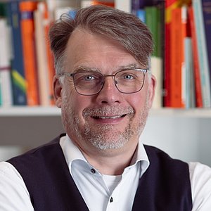 Tim Hoesmann, Rechtsanwalt